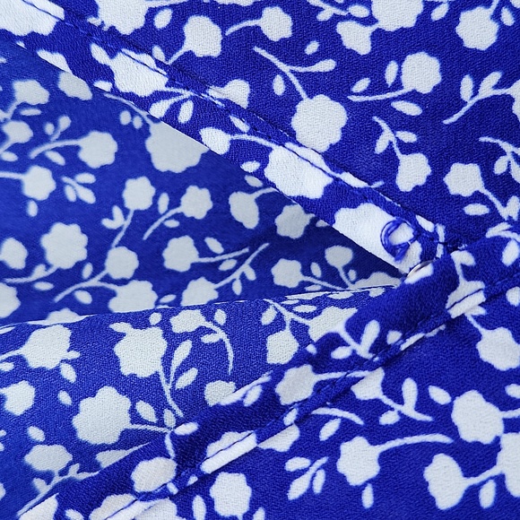 Ladies top Small - Picture 7 of 7